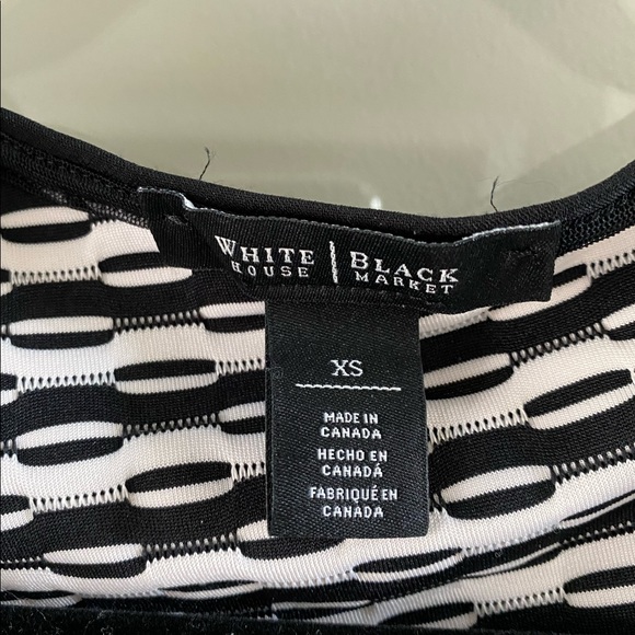WHBM Top. XS Holds shape. PERFECT CONDITION - Picture 2 of 5
